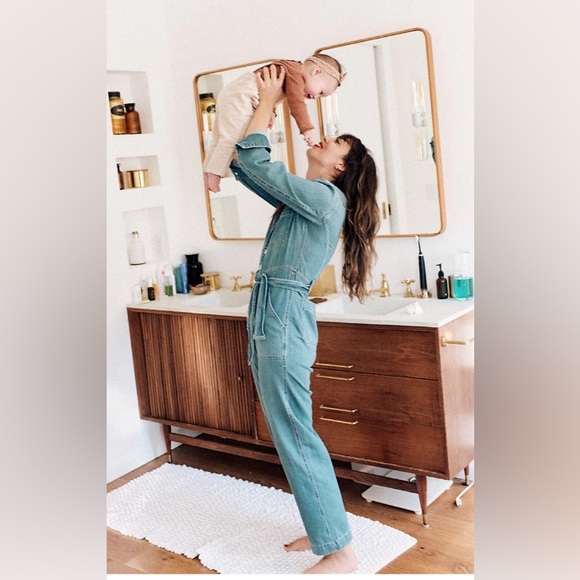 NWT denim jumpsuit with tie waist - Picture 5 of 13